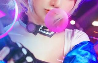 要么看sally dorasnow多啦雪的长瀞同学图集，要么闭嘴打游戏，随你